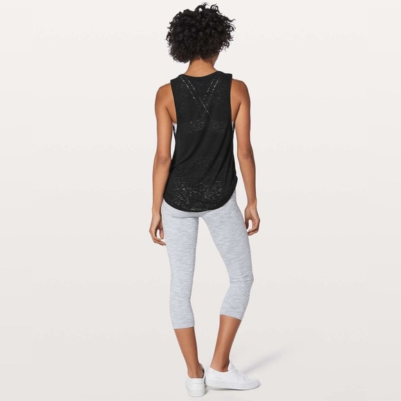 Lululemon Round Two Tank in Black Size 8. - Picture 6 of 8